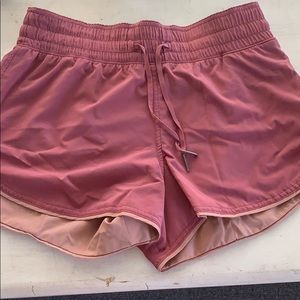 Lululemon Size 6 Choose a Side Reversible Shorts